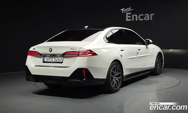 BMW 5 серия 2025 2.0 автомат (гидро), миниатюра 2