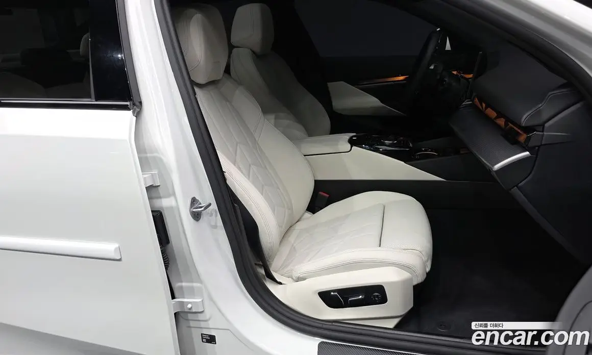 BMW 5 серия 2025 2.0 автомат (гидро), фото 11