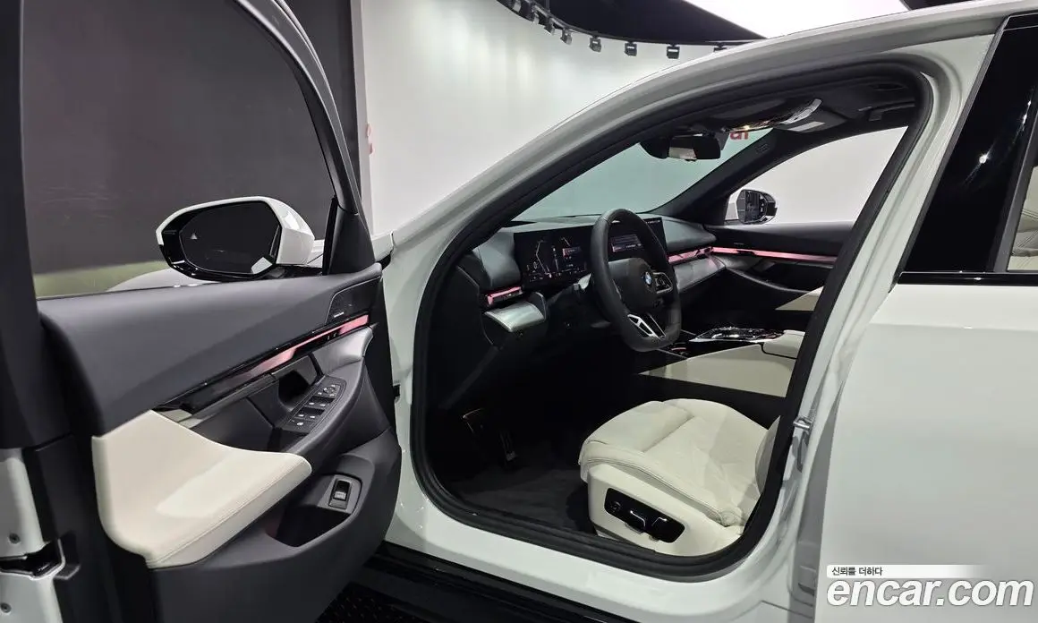 BMW 5 серия 2025 2.0 автомат (гидро), фото 13