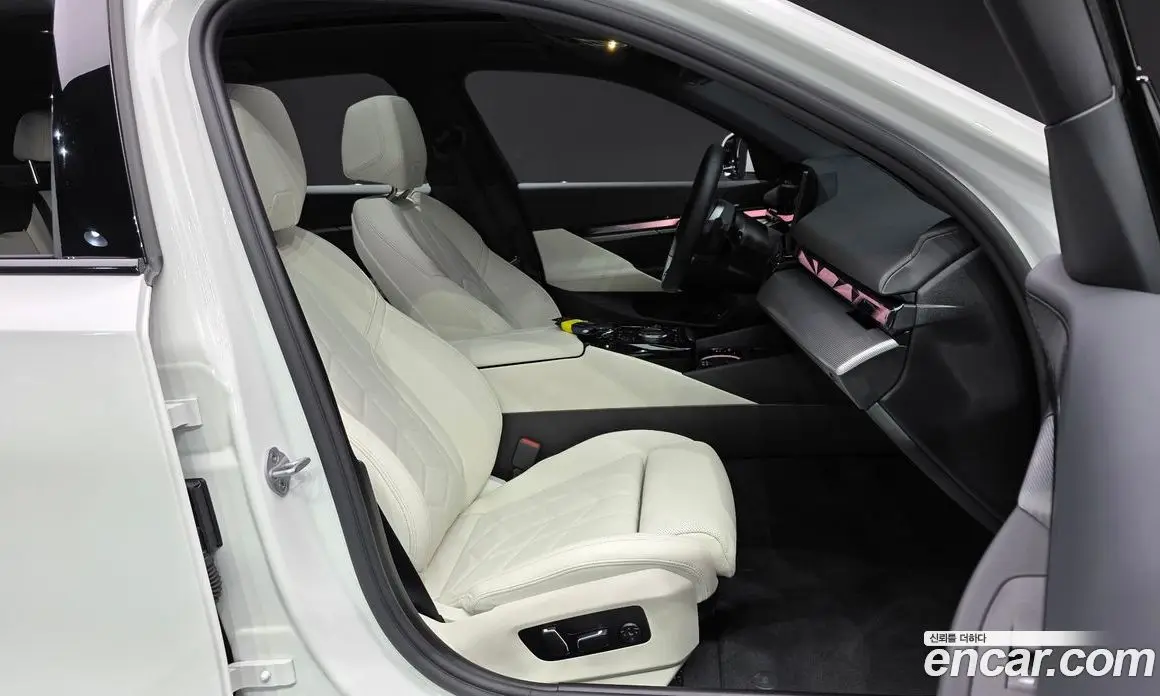 BMW 5 серия 2025 2.0 автомат (гидро), фото 16