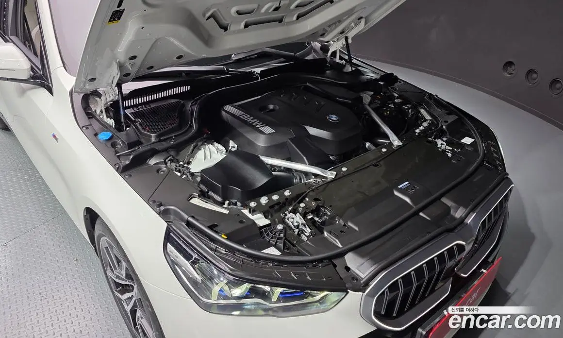 BMW 5 серия 2025 2.0 автомат (гидро), фото 6