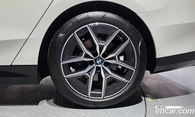BMW 5 серия 2025 2.0 автомат (гидро), миниатюра 7