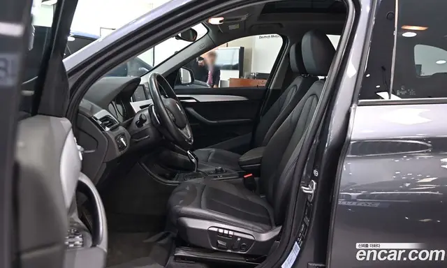 BMW X1 2019 2.0 автомат (гидро), миниатюра 12