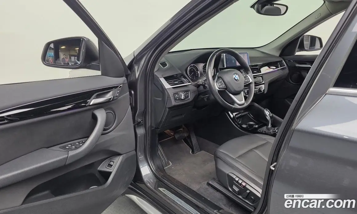 BMW X1 2022 2.0 автомат (гидро), фото 10 BMW X1 2022 2.0 автомат (гидро), фото 10