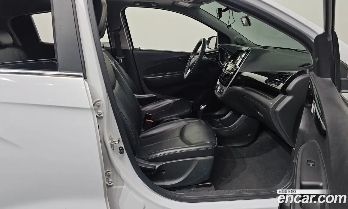 Chevrolet Spark 2017 1.0 автомат (гидро), фото 16 Chevrolet Spark 2017 1.0 автомат (гидро), фото 16