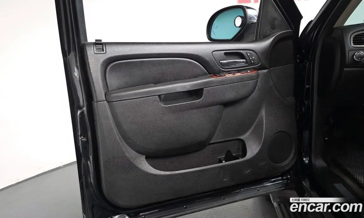 Chevrolet Surburban 2013 5.3 автомат (гидро), фото 14 Chevrolet Surburban 2013 5.3 автомат (гидро), фото 14