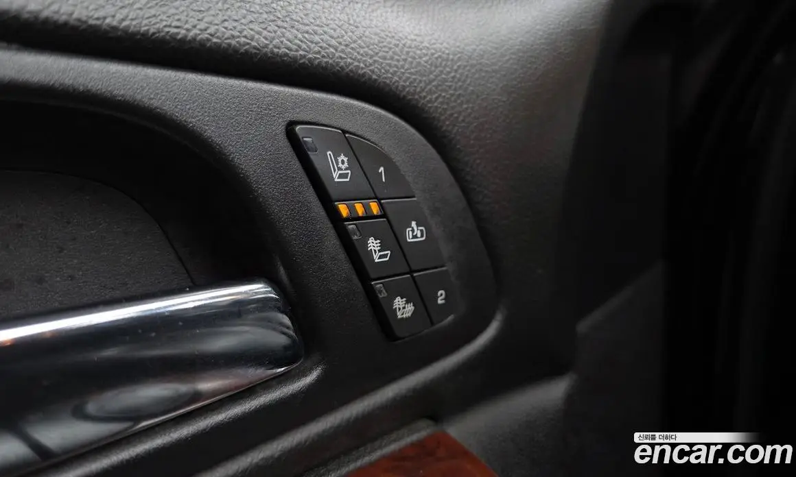 Chevrolet Surburban 2013 5.3 автомат (гидро), фото 23 Chevrolet Surburban 2013 5.3 автомат (гидро), фото 23
