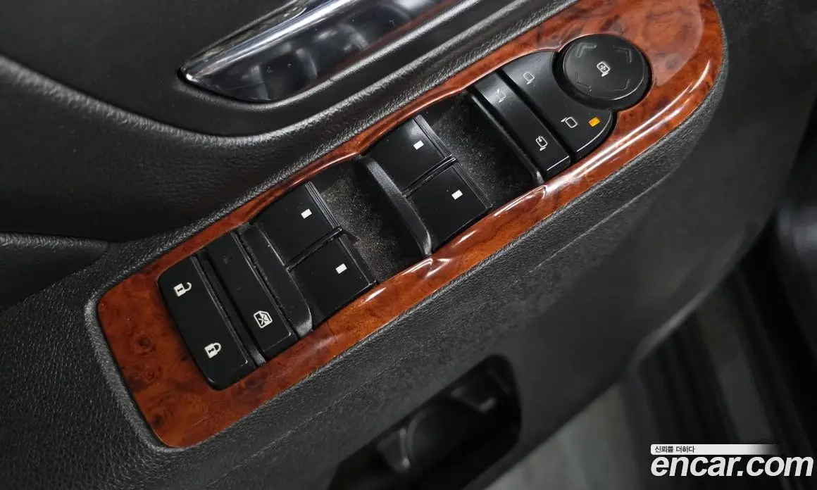 Chevrolet Surburban 2013 5.3 автомат (гидро), фото 28 Chevrolet Surburban 2013 5.3 автомат (гидро), фото 28