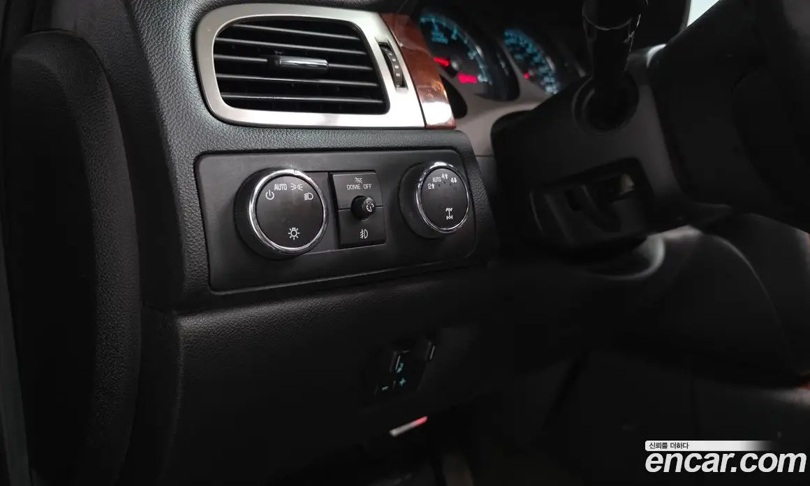 Chevrolet Surburban 2013 5.3 автомат (гидро), фото 33 Chevrolet Surburban 2013 5.3 автомат (гидро), фото 33