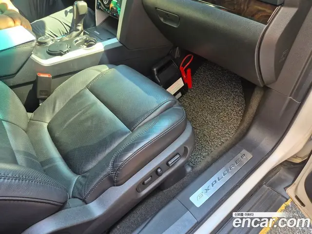 Ford Explorer 2013 3.5 автомат (гидро), миниатюра 8 Ford Explorer 2013 3.5 автомат (гидро), миниатюра 8