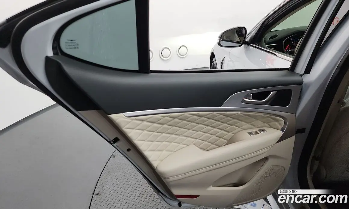 Genesis G70 2019 2.0 автомат (гидро), фото 15 Genesis G70 2019 2.0 автомат (гидро), фото 15