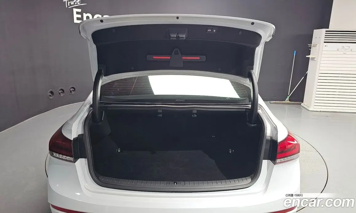 Genesis G80 2018 3.3 автомат (гидро), фото 26 Genesis G80 2018 3.3 автомат (гидро), фото 26