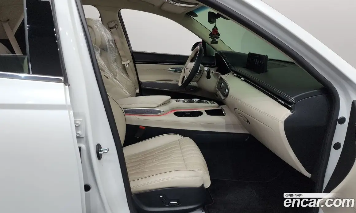 Genesis GV70 2022 2.5 автомат (гидро), фото 16 Genesis GV70 2022 2.5 автомат (гидро), фото 16