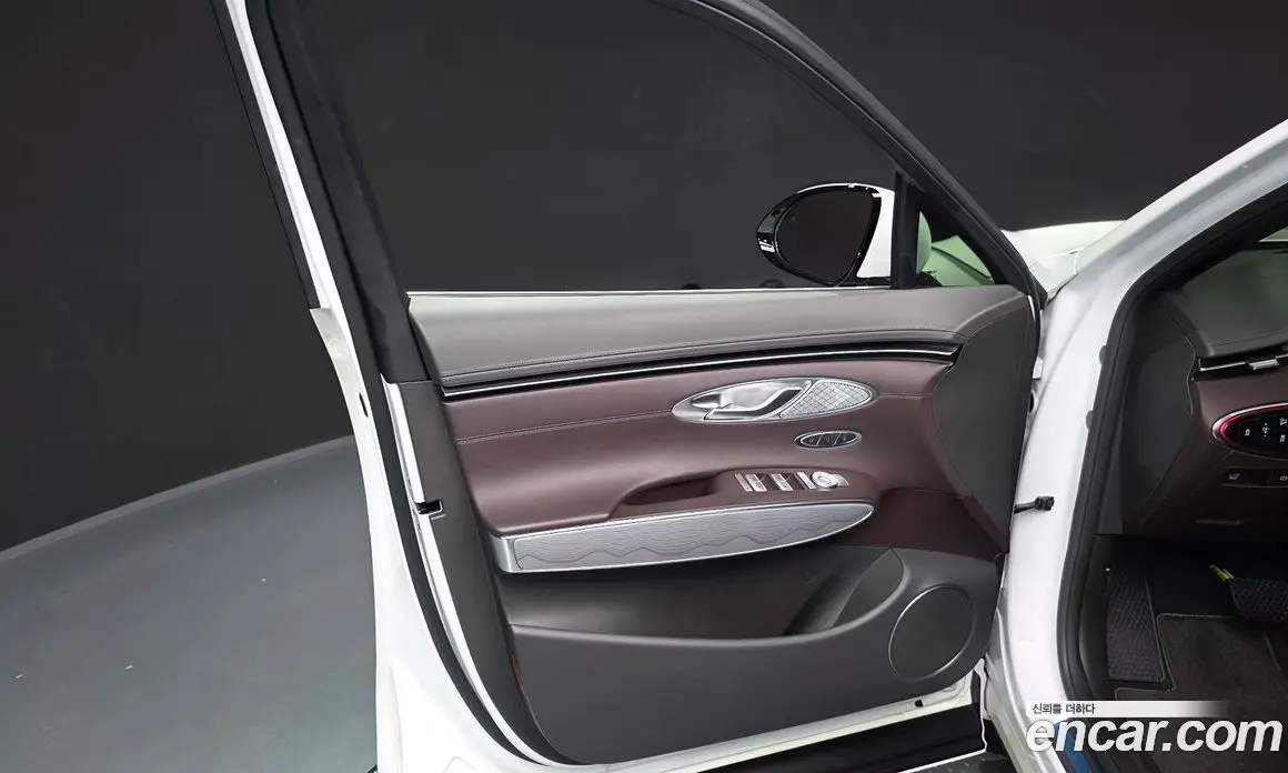 Genesis GV70 2023 2.5 автомат (гидро), фото 14 Genesis GV70 2023 2.5 автомат (гидро), фото 14