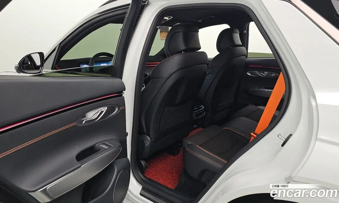 Genesis GV70 2025 2.5 автомат (гидро), фото 17 Genesis GV70 2025 2.5 автомат (гидро), фото 17