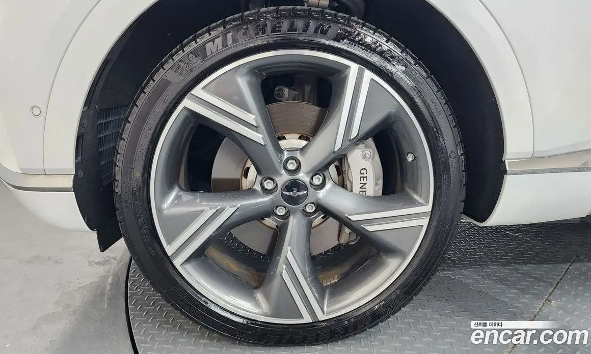 Genesis GV80 2024 2.5 автомат (гидро), фото 5 Genesis GV80 2024 2.5 автомат (гидро), фото 5