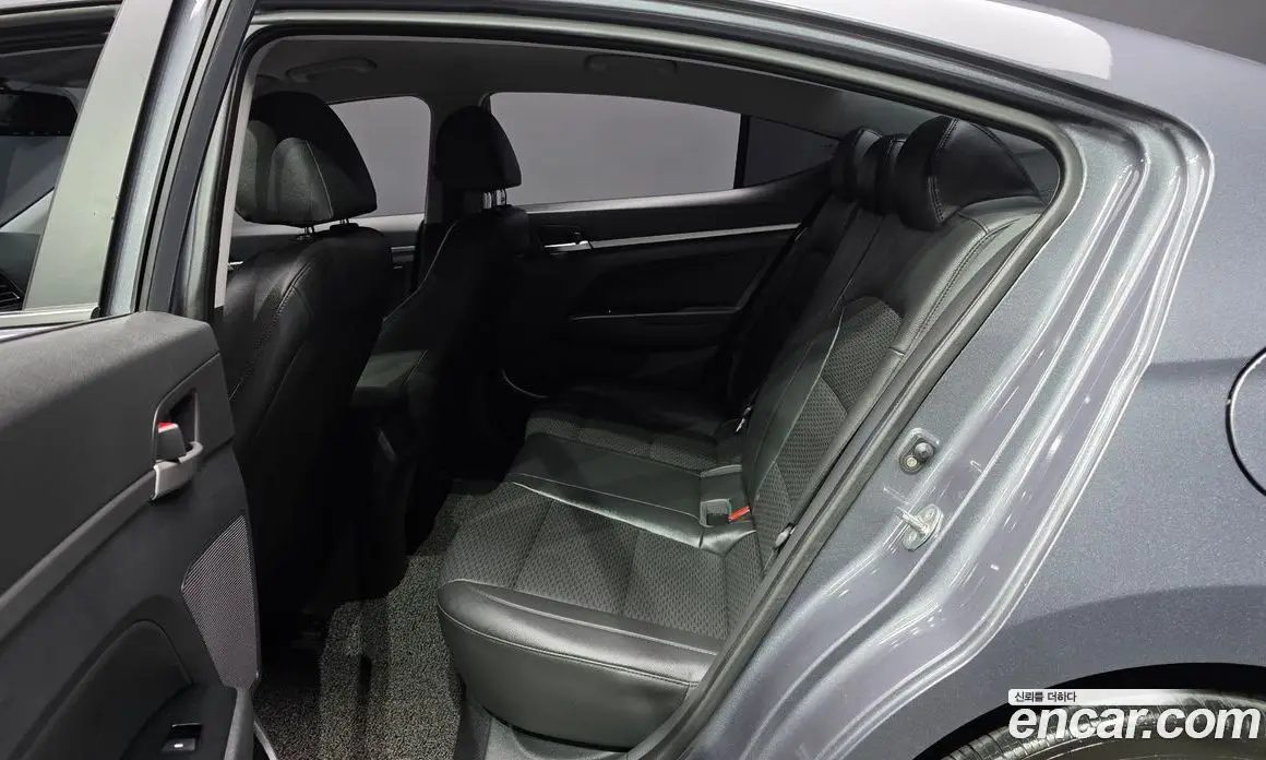 Hyundai Avante 2019 1.6 автомат (гидро), фото 16 Hyundai Avante 2019 1.6 автомат (гидро), фото 16