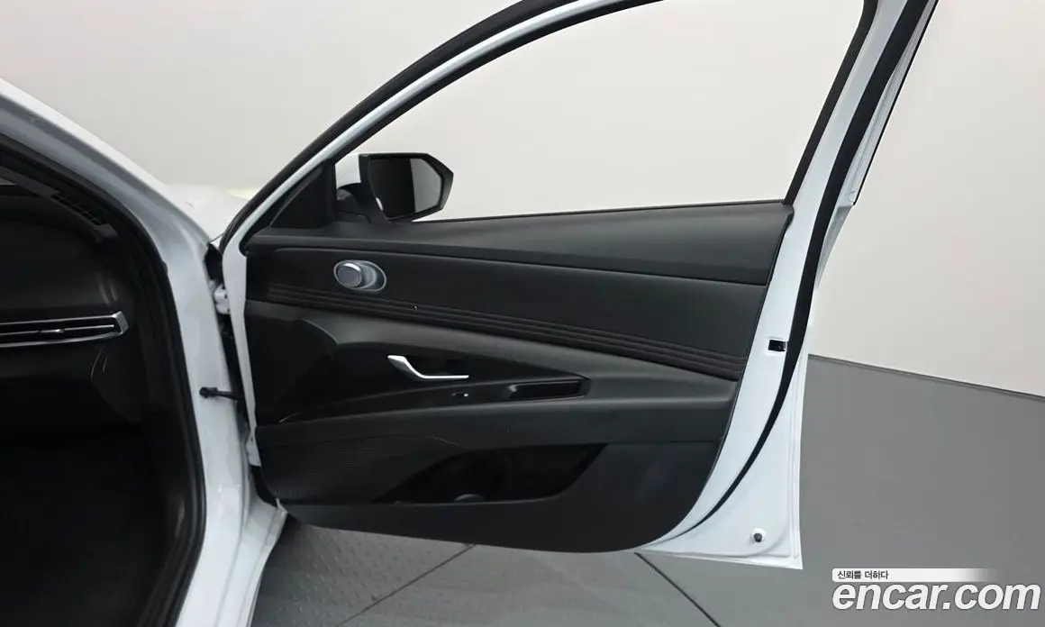 Hyundai Avante 2024 1.6 автомат (гидро), фото 14