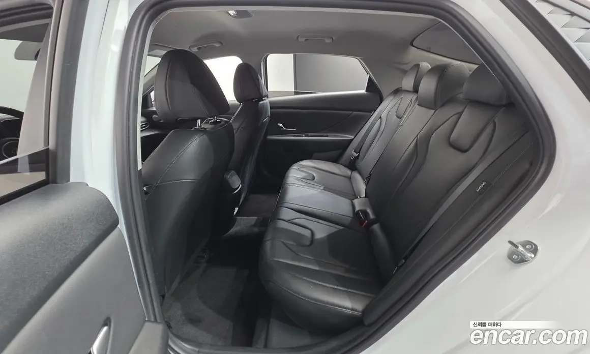 Hyundai Avante 2024 1.6 автомат (гидро), фото 16