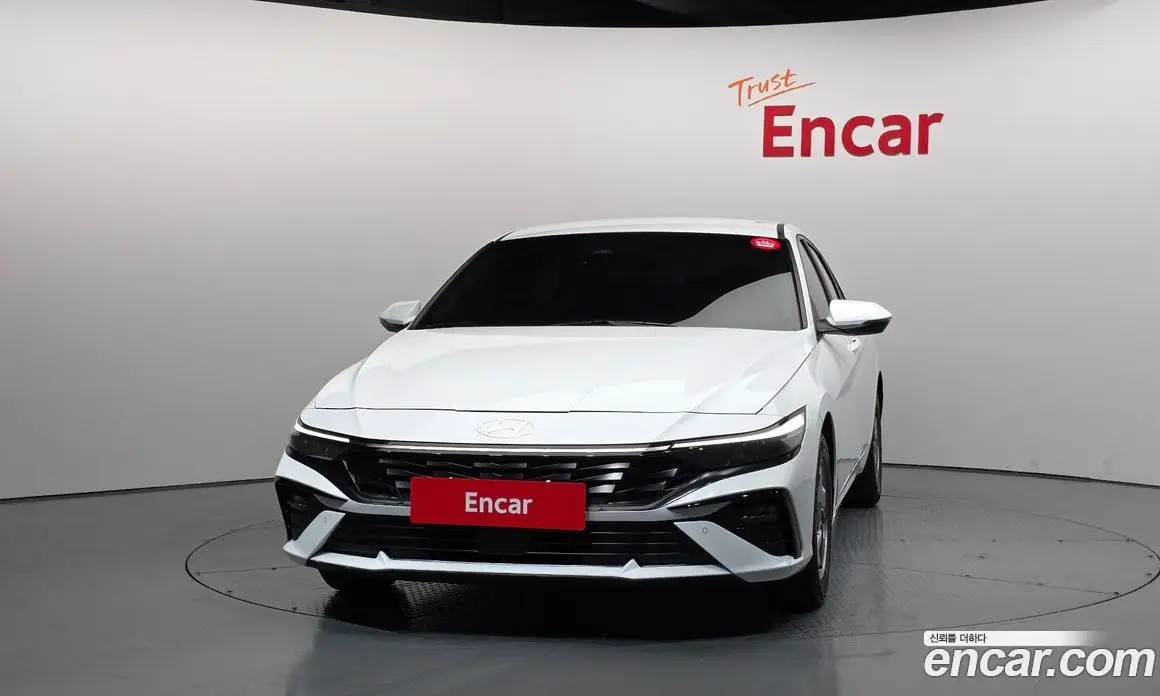 Hyundai Avante 2024 1.6 автомат (гидро), фото 3