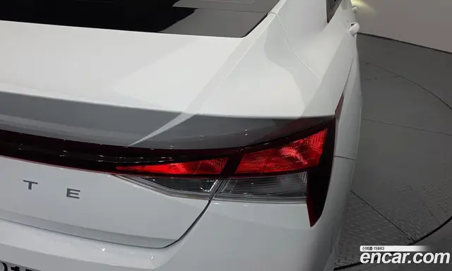 Hyundai Avante 2024 1.6 автомат (гидро), миниатюра 9