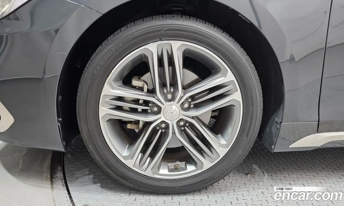 Hyundai Grandeur 2017 3.0 автомат (гидро), фото 5 Hyundai Grandeur 2017 3.0 автомат (гидро), фото 5