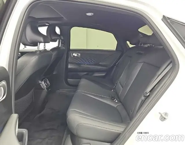 Hyundai Ioniq 6 2022 автомат (гидро), миниатюра 12