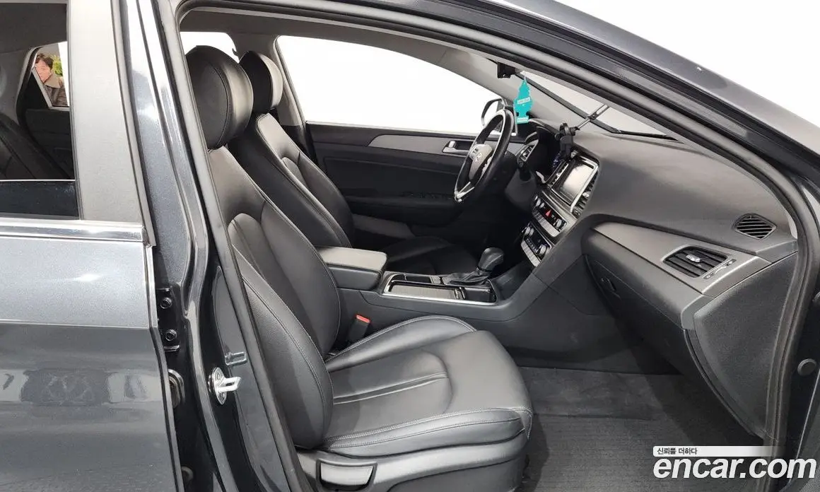 Hyundai Sonata 2017 2.0 автомат (гидро), фото 11 Hyundai Sonata 2017 2.0 автомат (гидро), фото 11