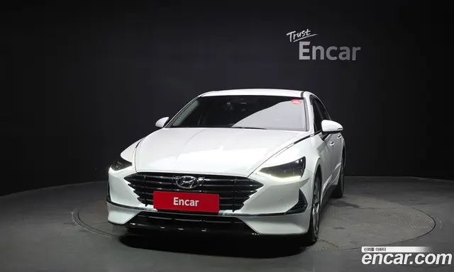 Hyundai Sonata 2019 2.0 автомат (гидро), миниатюра 3 Hyundai Sonata 2019 2.0 автомат (гидро), миниатюра 3