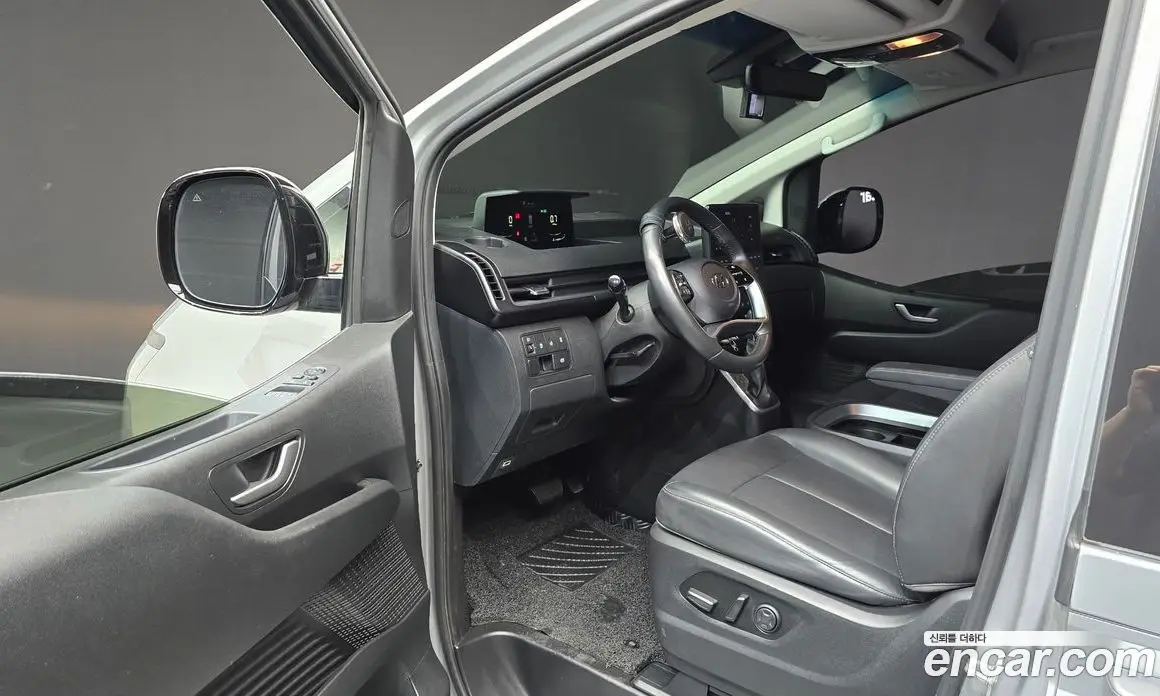 Hyundai Staria 2023 2.2 автомат (гидро), фото 13 Hyundai Staria 2023 2.2 автомат (гидро), фото 13