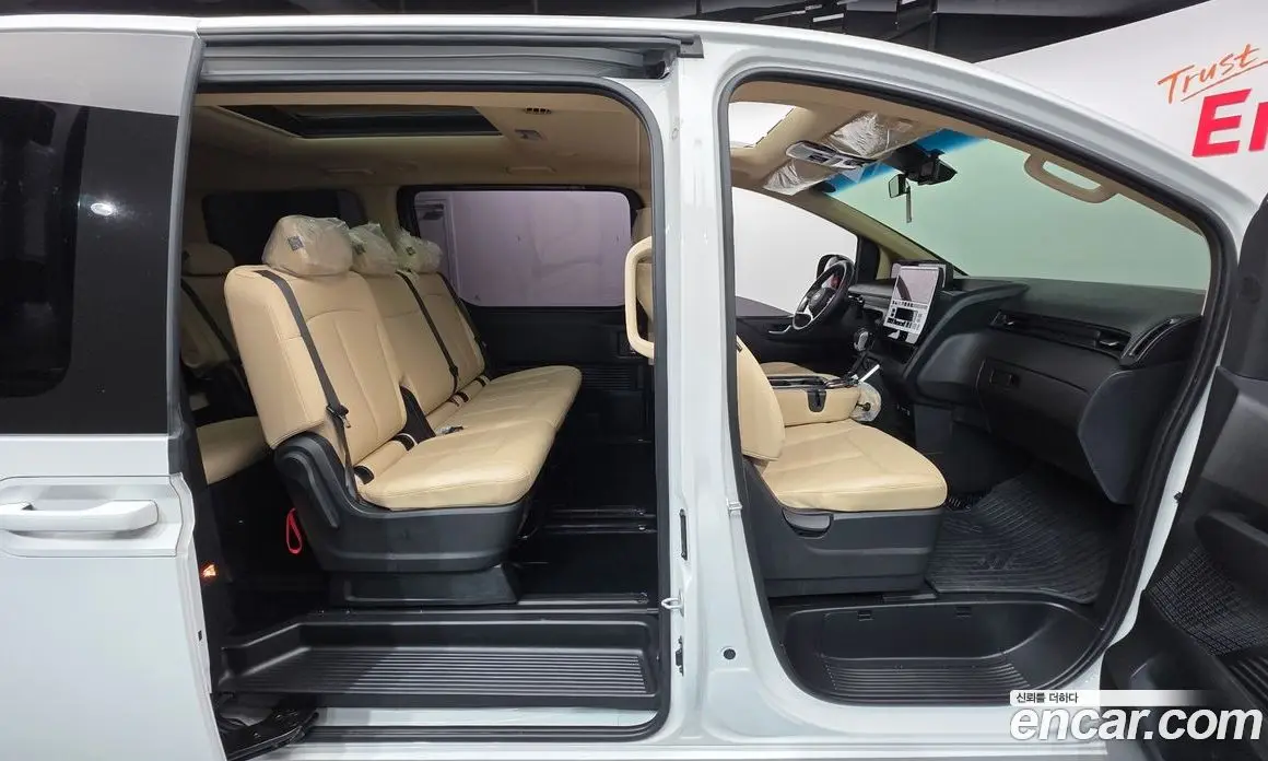 Hyundai Staria 2025 3.5 автомат (гидро), фото 19
