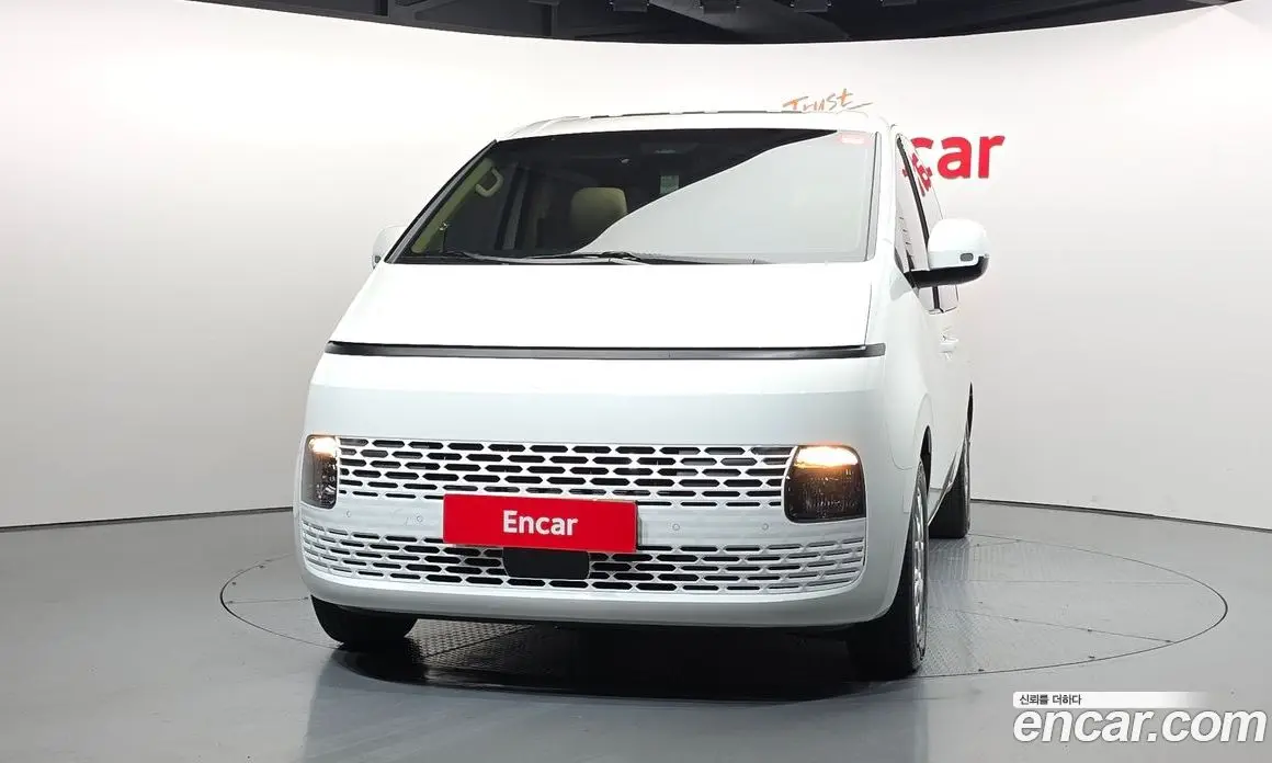 Hyundai Staria 2025 3.5 автомат (гидро), фото 3