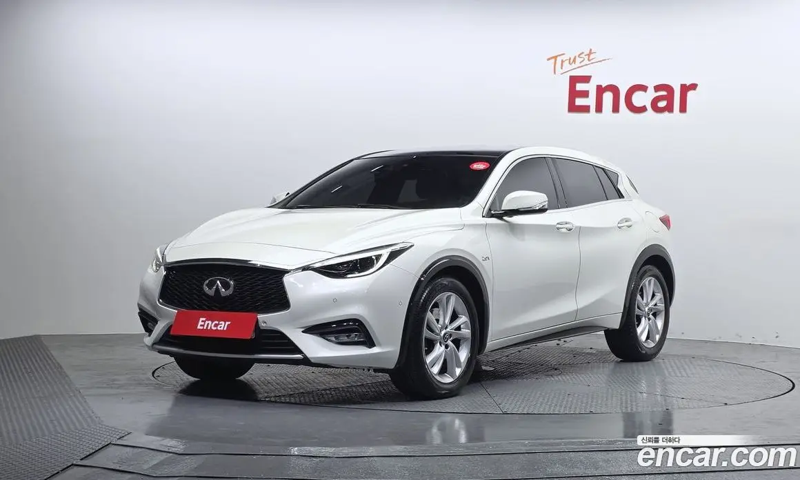 Infiniti Q30 2019 2.0 автомат (гидро), фото 1 Infiniti Q30 2019 2.0 автомат (гидро), фото 1