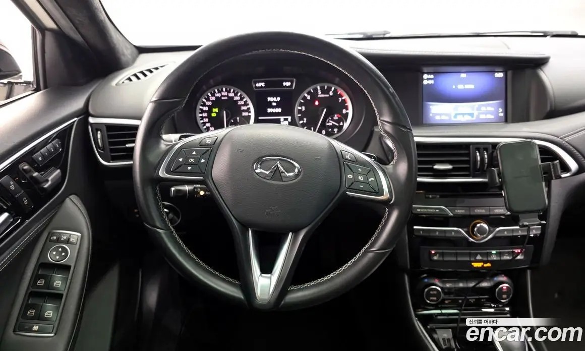 Infiniti Q30 2019 2.0 автомат (гидро), фото 13 Infiniti Q30 2019 2.0 автомат (гидро), фото 13