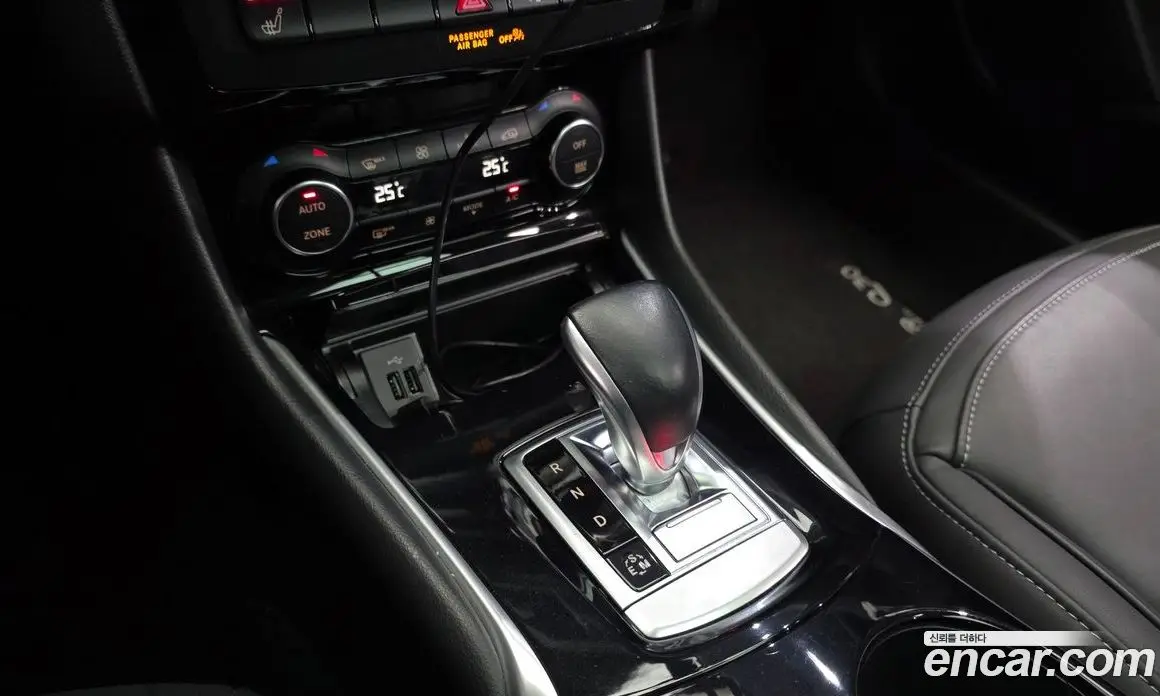 Infiniti Q30 2019 2.0 автомат (гидро), фото 9 Infiniti Q30 2019 2.0 автомат (гидро), фото 9