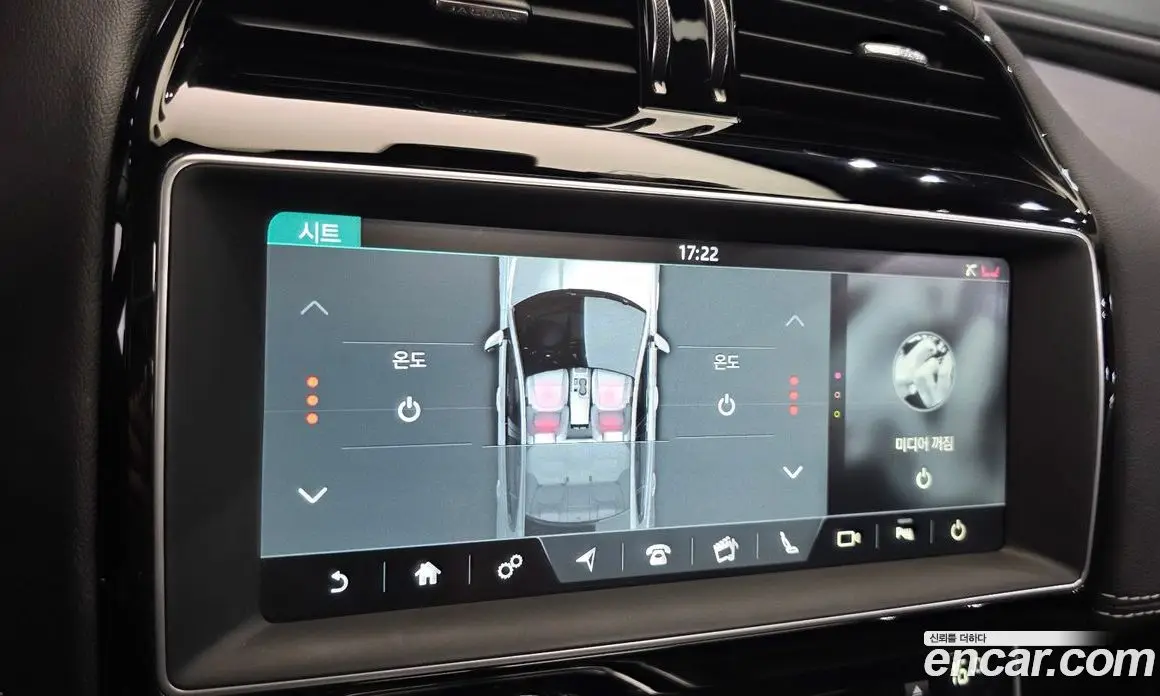 Jaguar XE 2017 2.0 автомат (гидро), фото 19 Jaguar XE 2017 2.0 автомат (гидро), фото 19