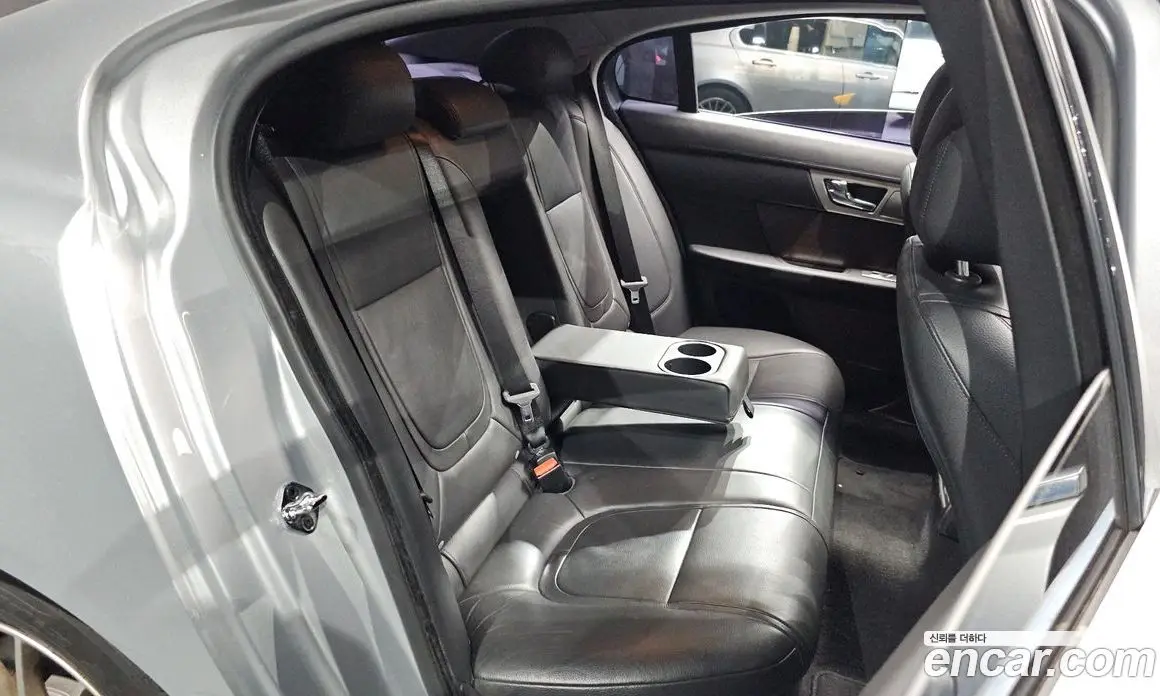 Jaguar XF 2014 2.2 автомат (гидро), фото 11 Jaguar XF 2014 2.2 автомат (гидро), фото 11