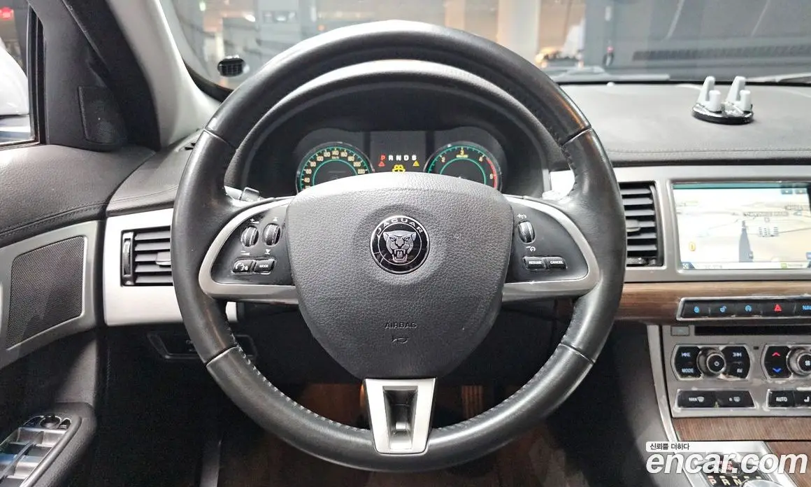 Jaguar XF 2014 2.2 автомат (гидро), фото 13 Jaguar XF 2014 2.2 автомат (гидро), фото 13