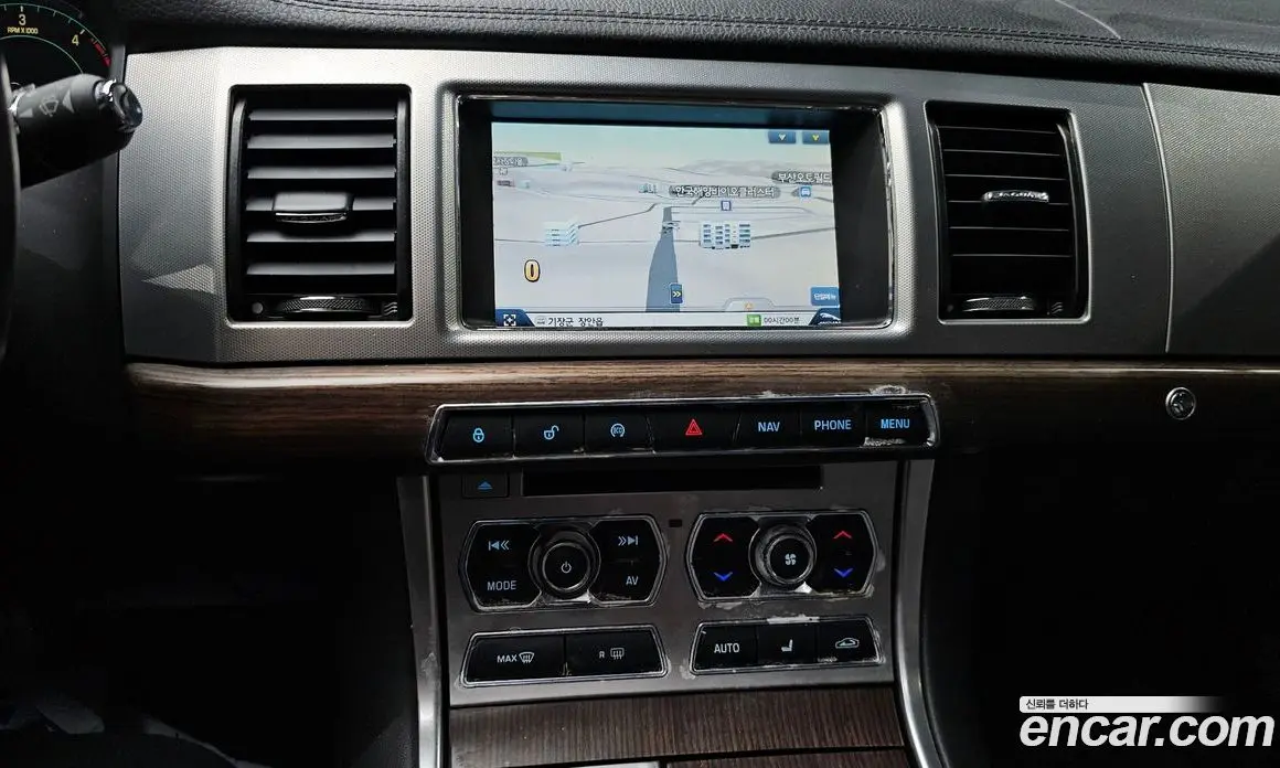 Jaguar XF 2014 2.2 автомат (гидро), фото 16 Jaguar XF 2014 2.2 автомат (гидро), фото 16