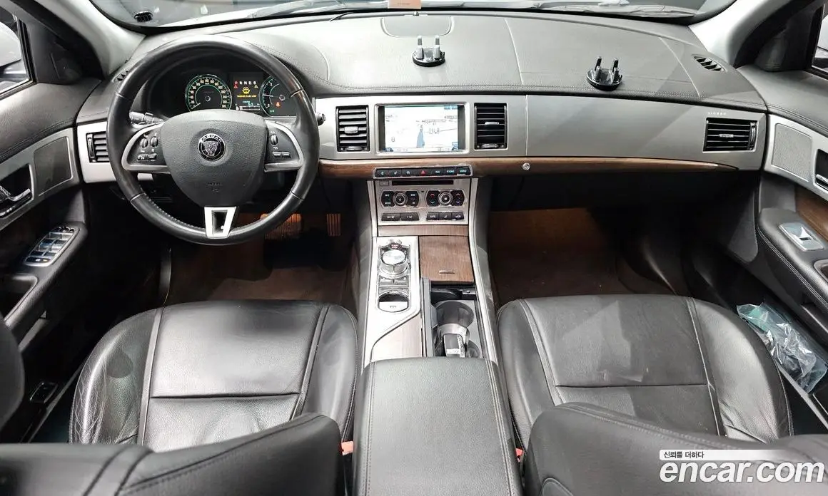 Jaguar XF 2014 2.2 автомат (гидро), фото 7 Jaguar XF 2014 2.2 автомат (гидро), фото 7