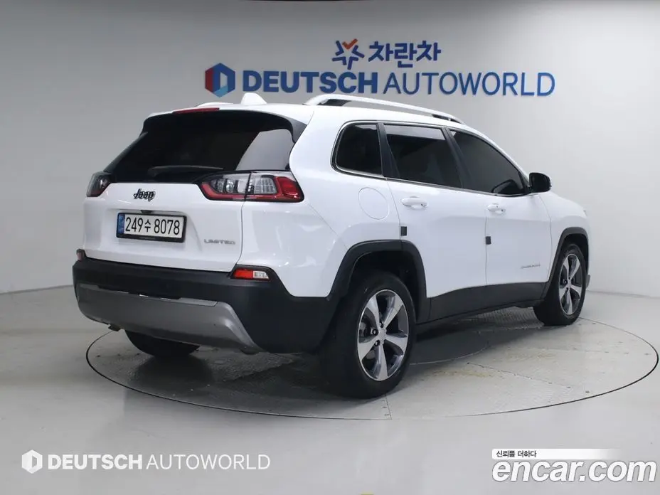 Jeep Cherokee 2021 2.4 автомат (гидро), фото 2 Jeep Cherokee 2021 2.4 автомат (гидро), фото 2