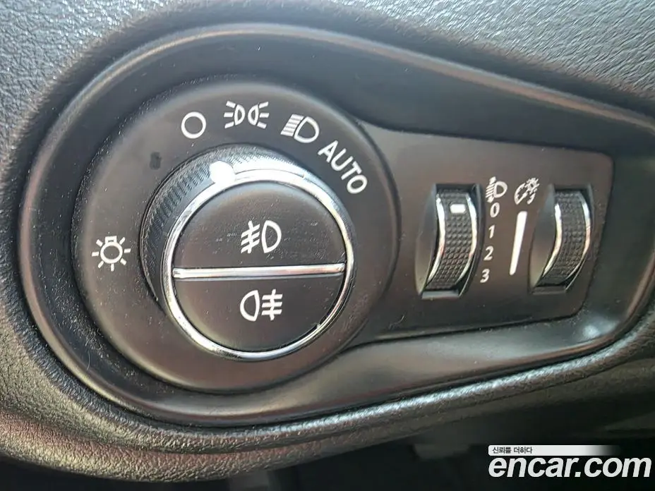 Jeep Renegade 2016 2.4 автомат (гидро), фото 17 Jeep Renegade 2016 2.4 автомат (гидро), фото 17