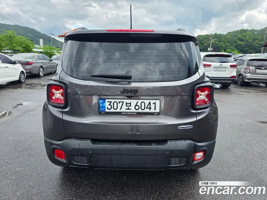 Jeep Renegade 2016 2.4 автомат (гидро), фото 4 Jeep Renegade 2016 2.4 автомат (гидро), фото 4