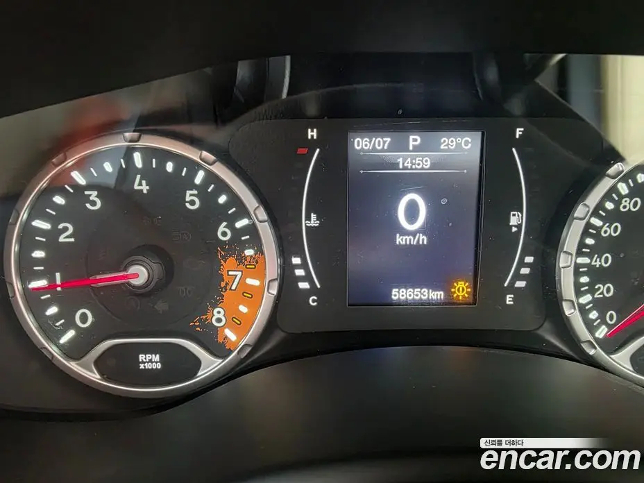 Jeep Renegade 2016 2.4 автомат (гидро), фото 8 Jeep Renegade 2016 2.4 автомат (гидро), фото 8