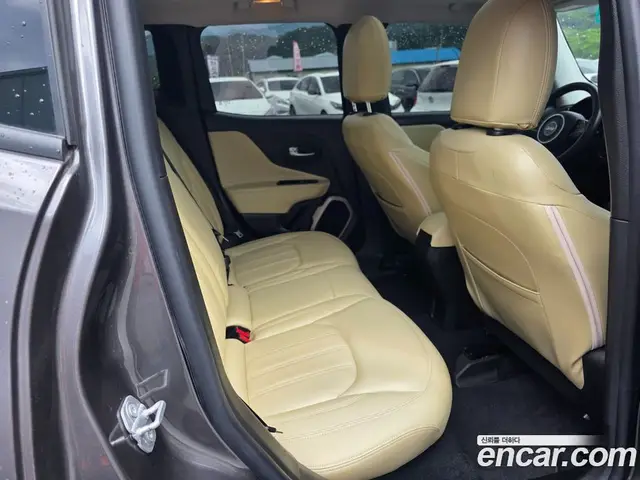 Jeep Renegade 2016 2.4 автомат (гидро), миниатюра 10 Jeep Renegade 2016 2.4 автомат (гидро), миниатюра 10