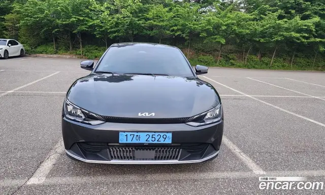 Kia EV6 2023 0.1 автомат (гидро), миниатюра 1 Kia EV6 2023 0.1 автомат (гидро), миниатюра 1