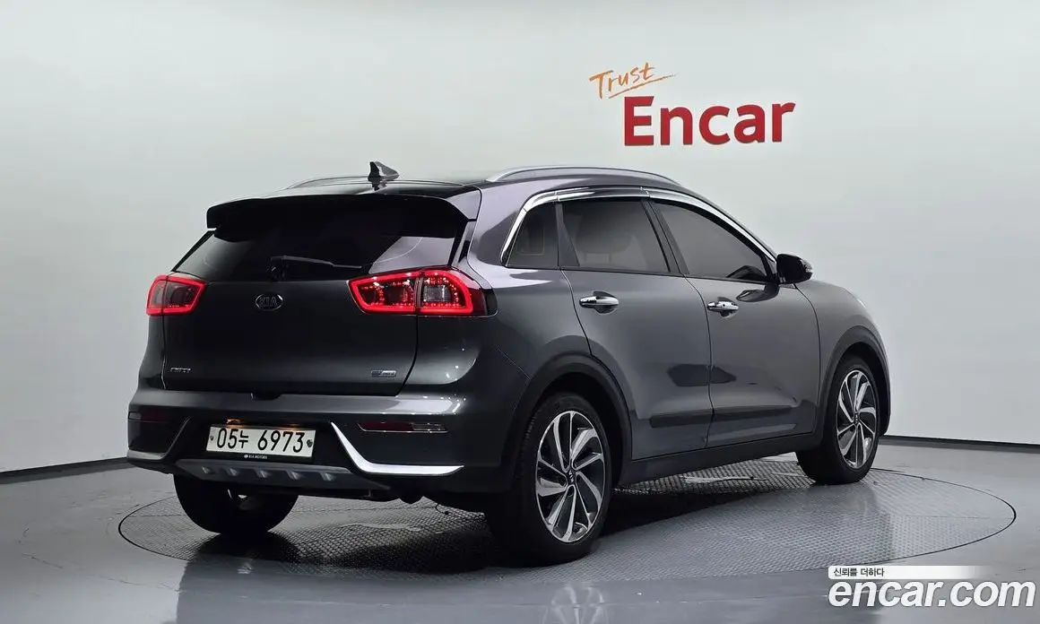 Kia Niro 2017 1.6 автомат (гидро), фото 2 Kia Niro 2017 1.6 автомат (гидро), фото 2