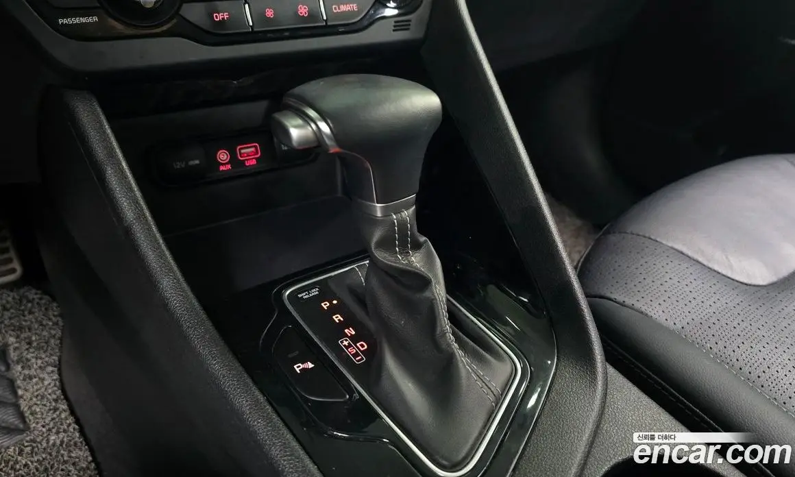 Kia Niro 2017 1.6 автомат (гидро), фото 12 Kia Niro 2017 1.6 автомат (гидро), фото 12