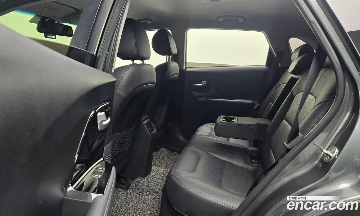 Kia Niro 2017 1.6 автомат (гидро), фото 18 Kia Niro 2017 1.6 автомат (гидро), фото 18