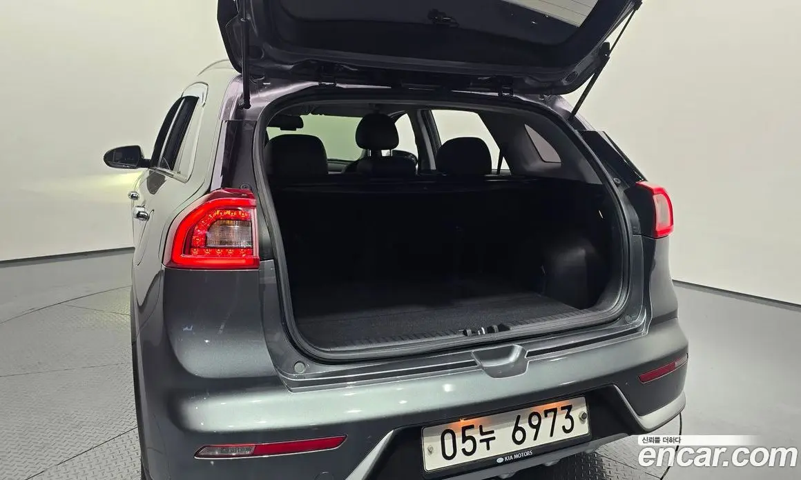 Kia Niro 2017 1.6 автомат (гидро), фото 25 Kia Niro 2017 1.6 автомат (гидро), фото 25